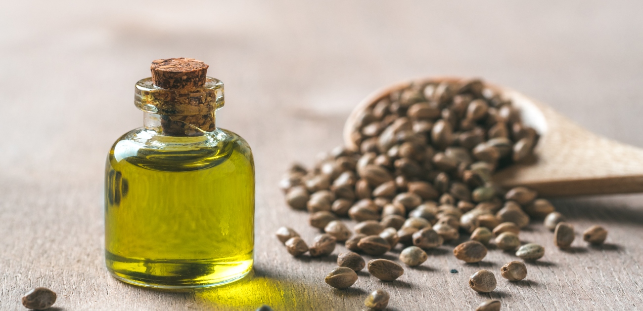 وضع زيت الخروع على السرة