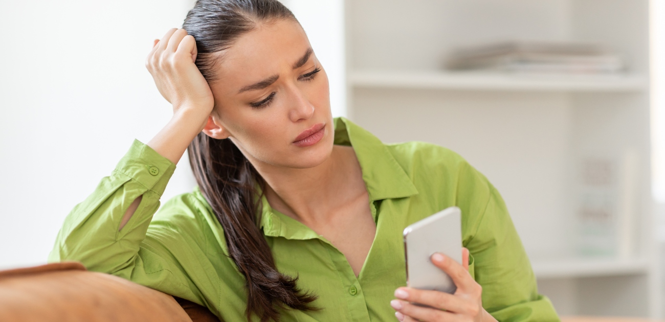 هو لا يخون.. لكنه غائب تمامًا. ماذا تسمي هذه العلاقة؟